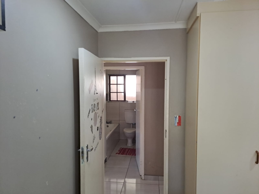 3 Bedroom Property for Sale in Nahoon Valley Park Eastern Cape